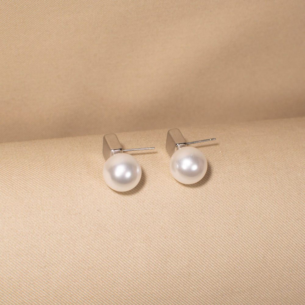 Pearl Whisper Studs