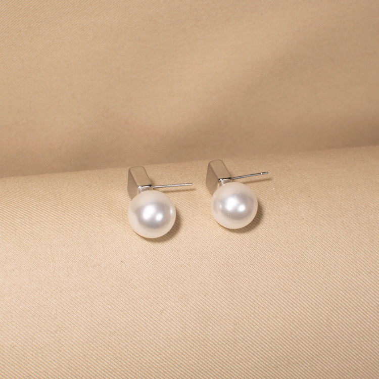 Pearl Whisper Studs