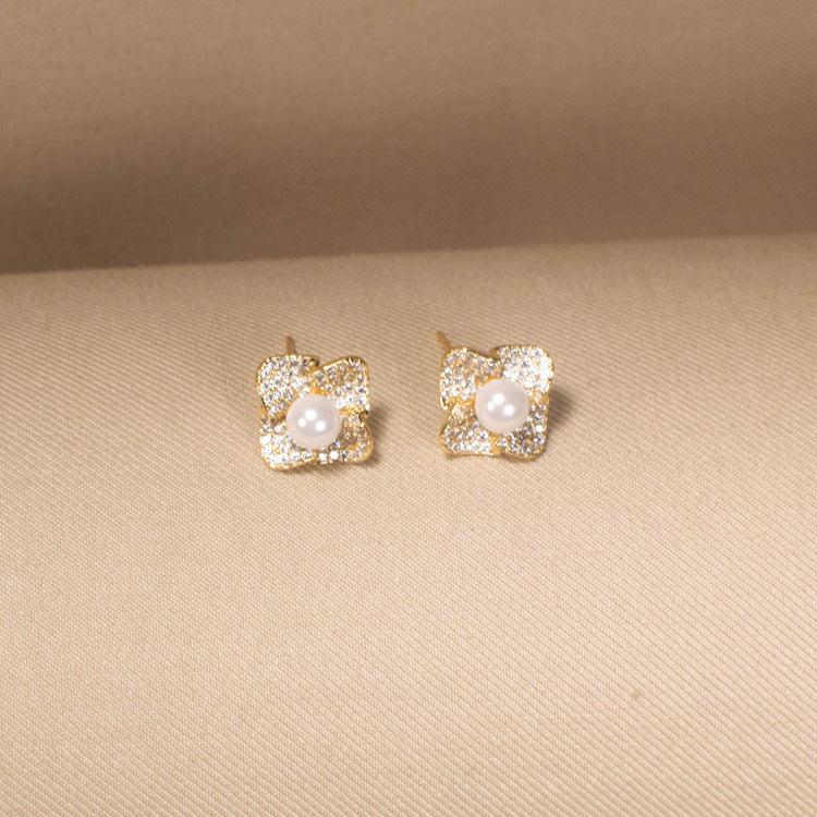 Pearls of Fortune Pendant Set