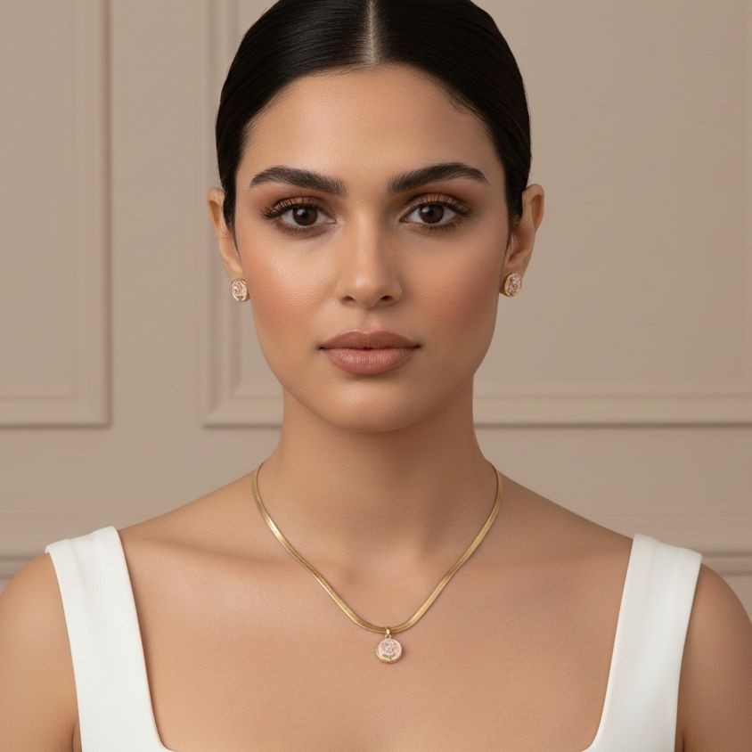 Petite Romance Pendant Set