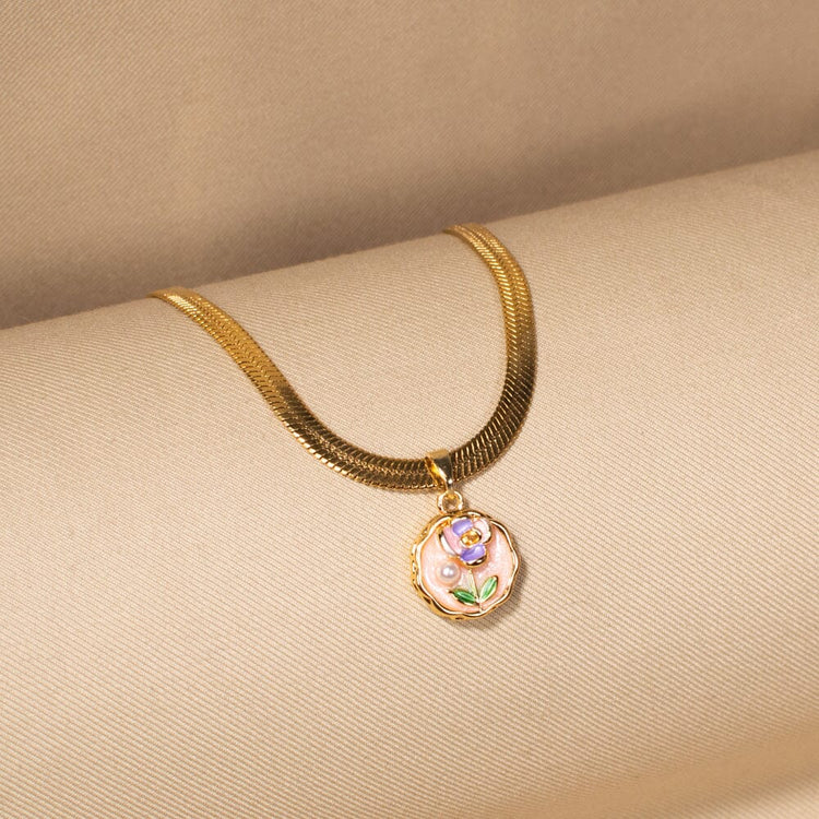 Petite Romance Pendant Set