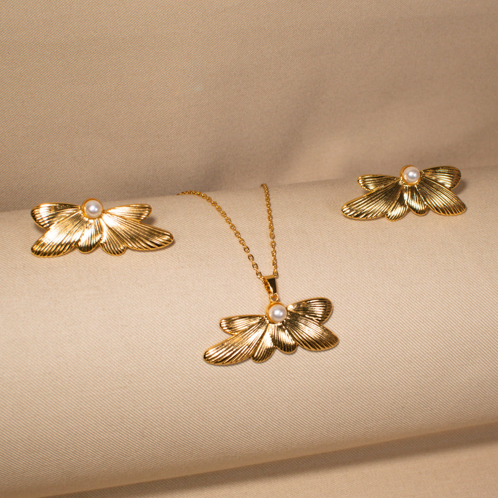 Pleated Silk Wing Pendant Set