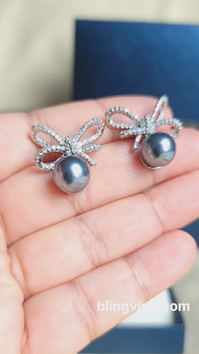 GreyPearlBowStuds BV Live 1112