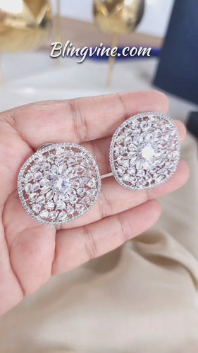 Diamond Stud Earrings Isolated Royalty-Free Images, Stock Photos & Pictures  | Shutterstock