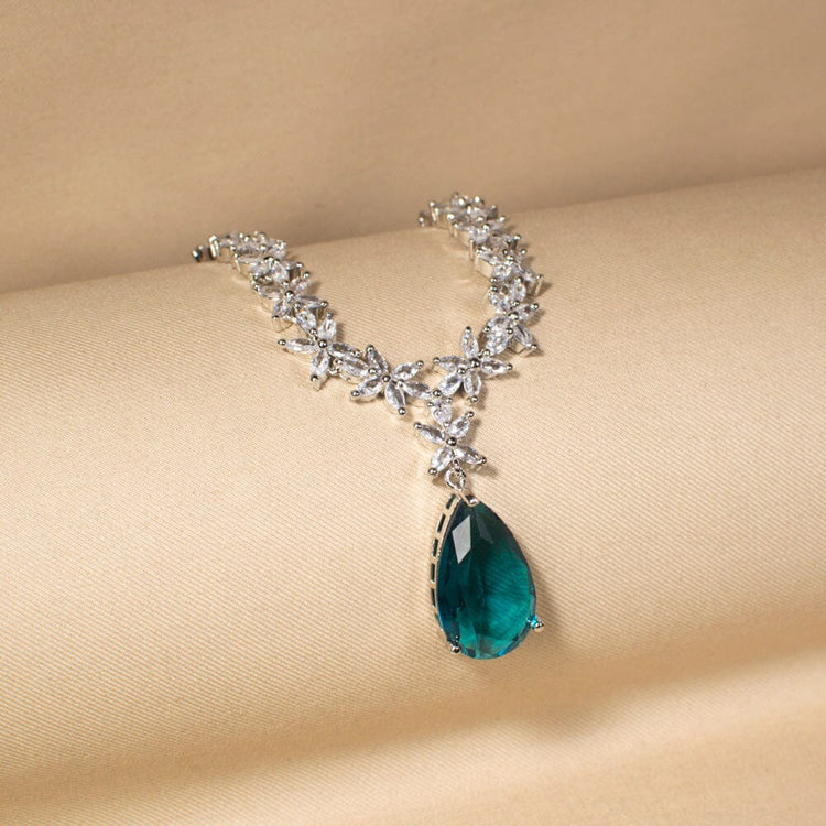 Regal Splendor Necklace Set
