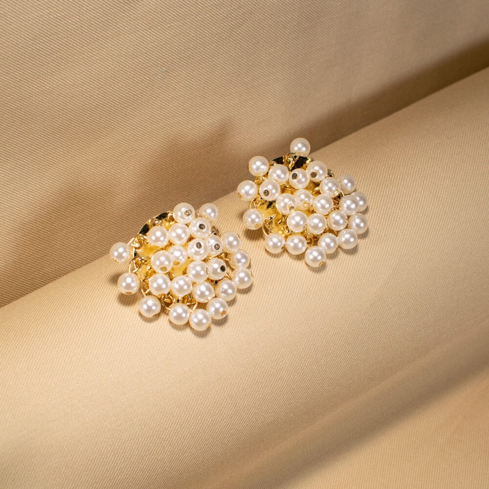 Runjhun Pearl Cluster Studs