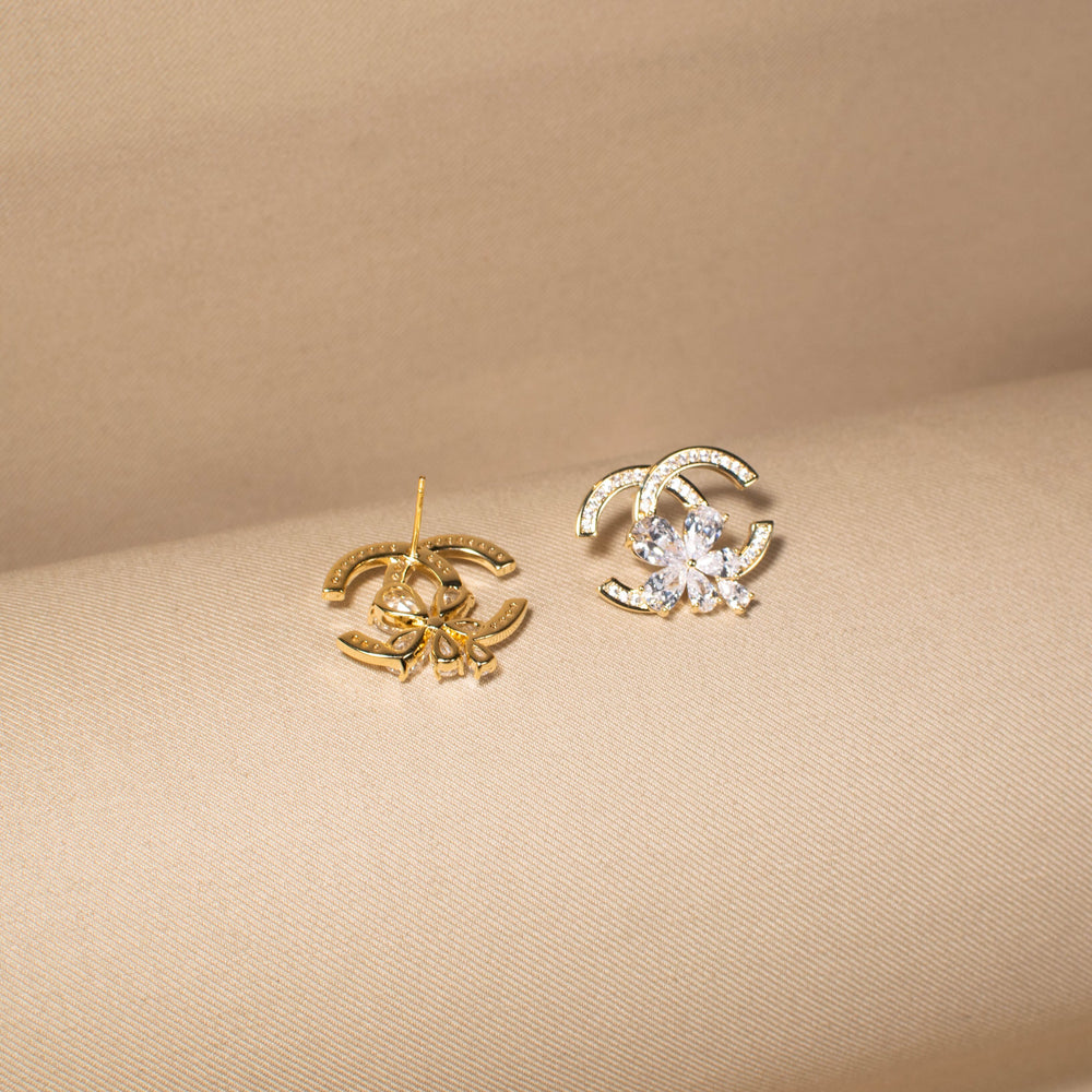 Signature Chic Studs