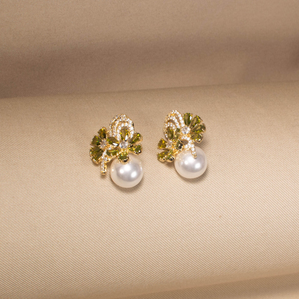 Starry Bloom Pearl Earrings - Olive