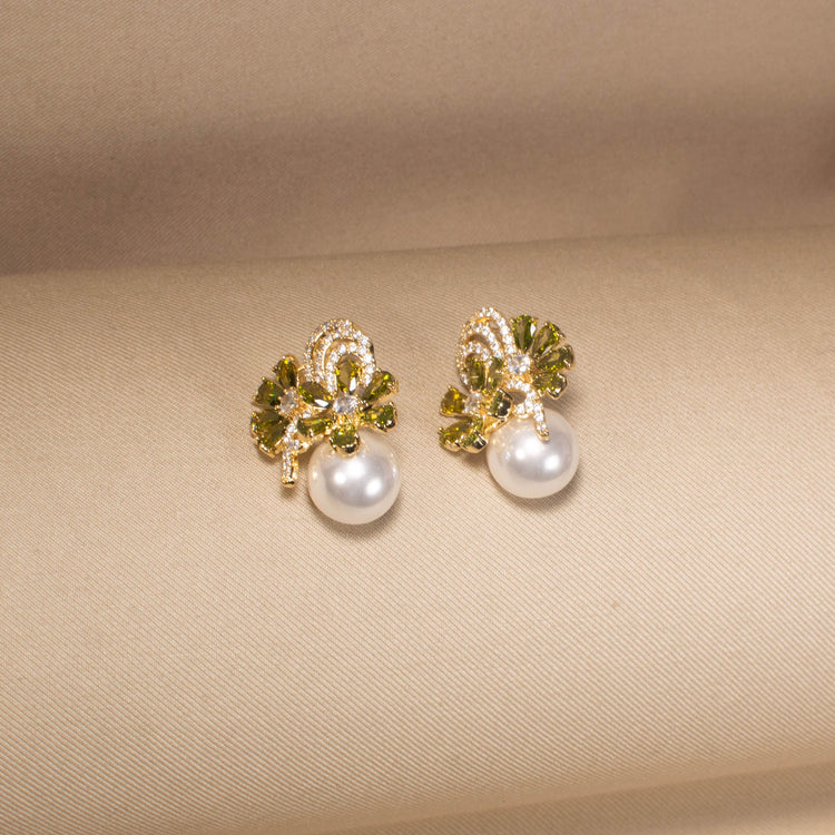 Starry Bloom Pearl Earrings - Olive