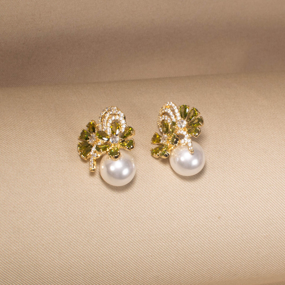 Starry Bloom Pearl Earrings - Olive