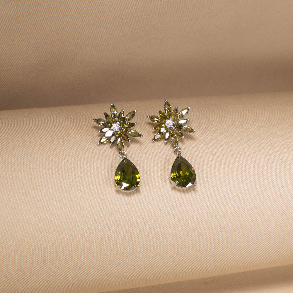 Stellar Dew Earrings - Green