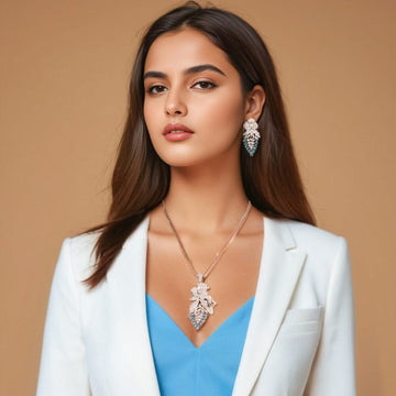 Swanora Pendant Set