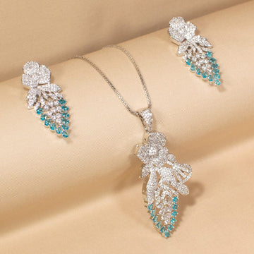 Swanora Pendant Set