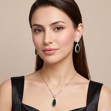 The Emerald Drama Pendant Set