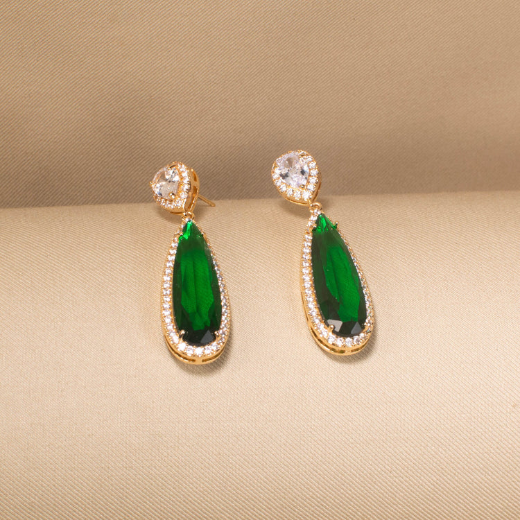 The Emerald Drama Pendant Set