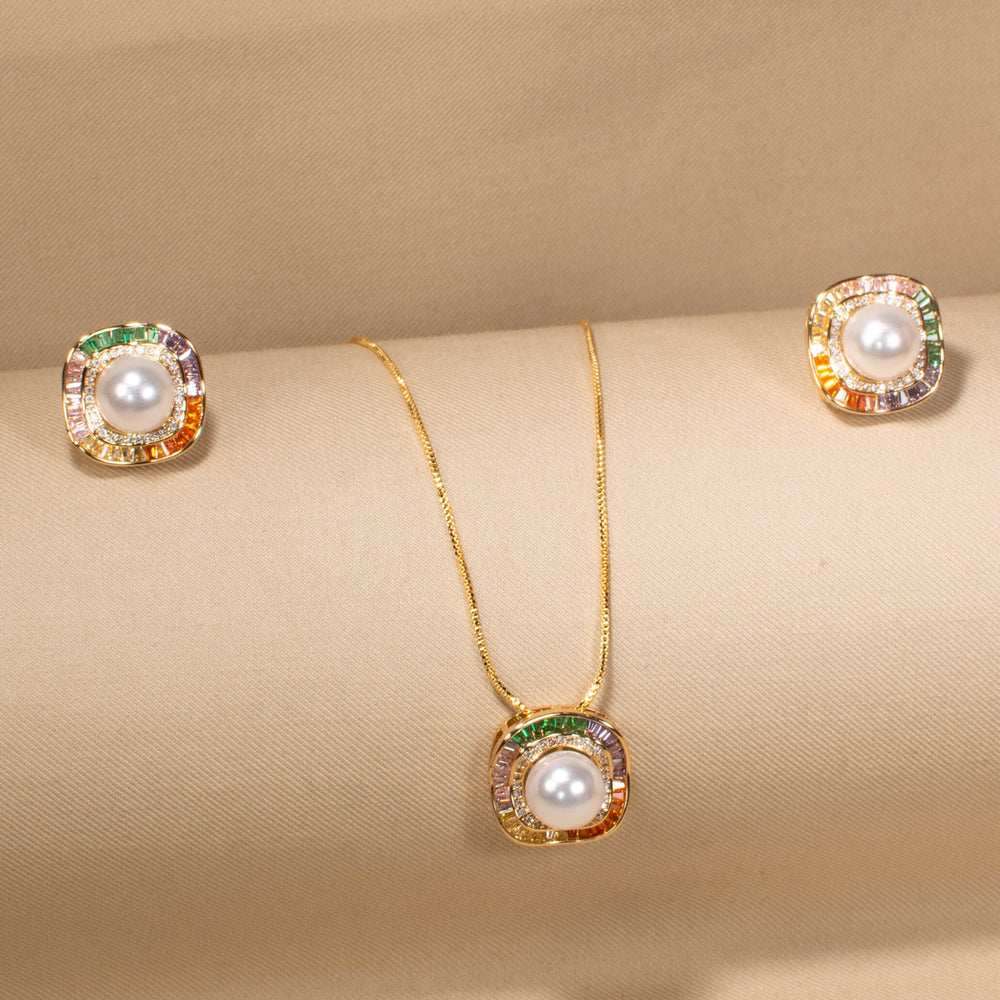 The Glamour Hour Pendant Set