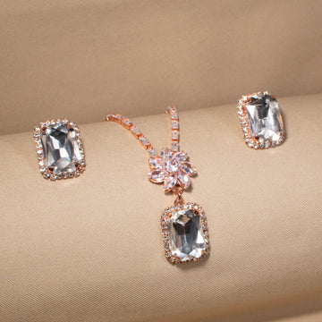 The Hollywood Glow Necklace Set