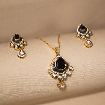 The Noir Heirloom Pendant Set