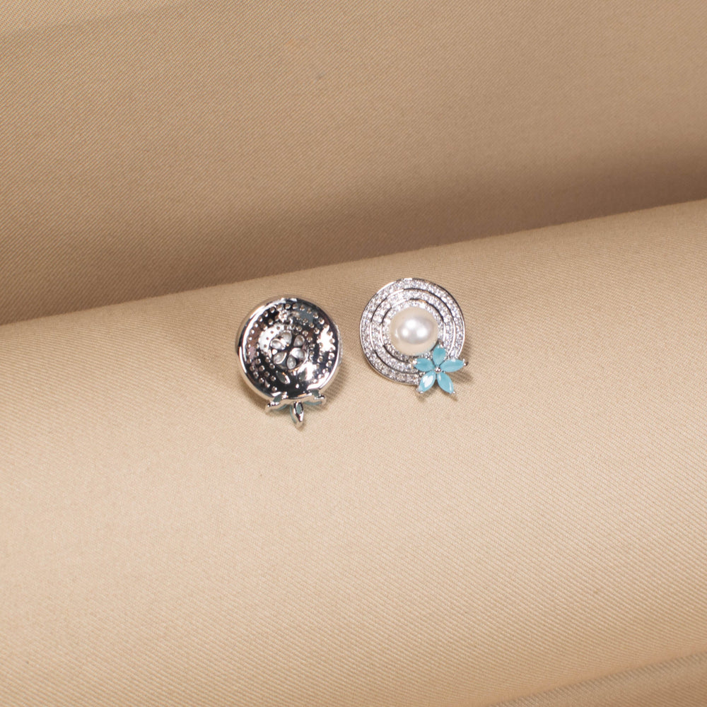The Primrose Pearl Hat Studs