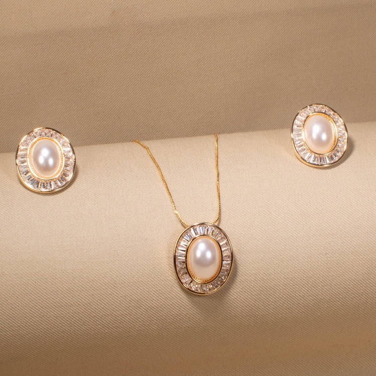 The Retro Glam Pendant Set