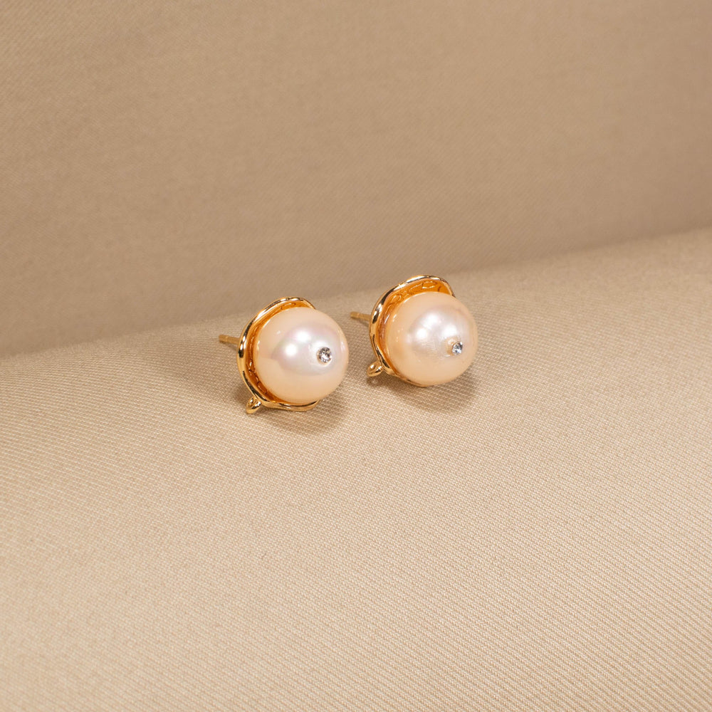 The Soft Glow Pearl Necklace Set