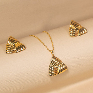 Trielle Pendant Set -Edgy Collection