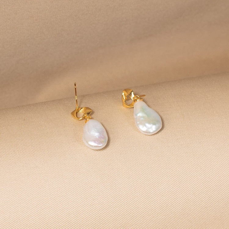 Veda Earrings - Freshwater Pearl Collection