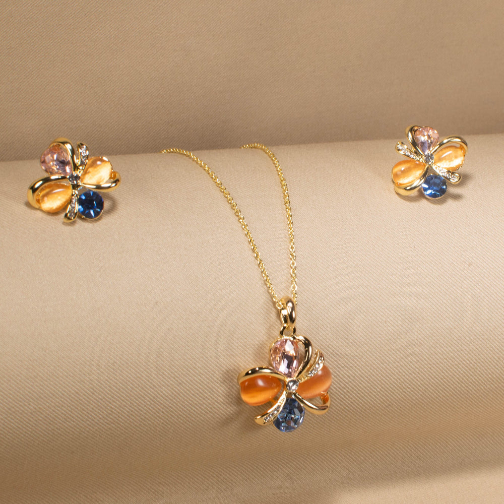 Velvet Breeze Flower Pendant Set