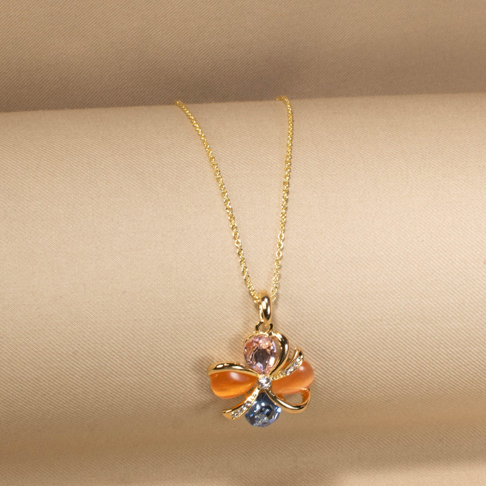 Velvet Breeze Flower Pendant Set
