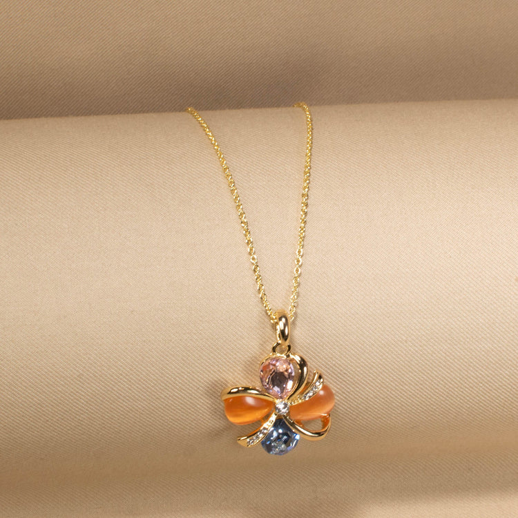 Velvet Breeze Flower Pendant Set