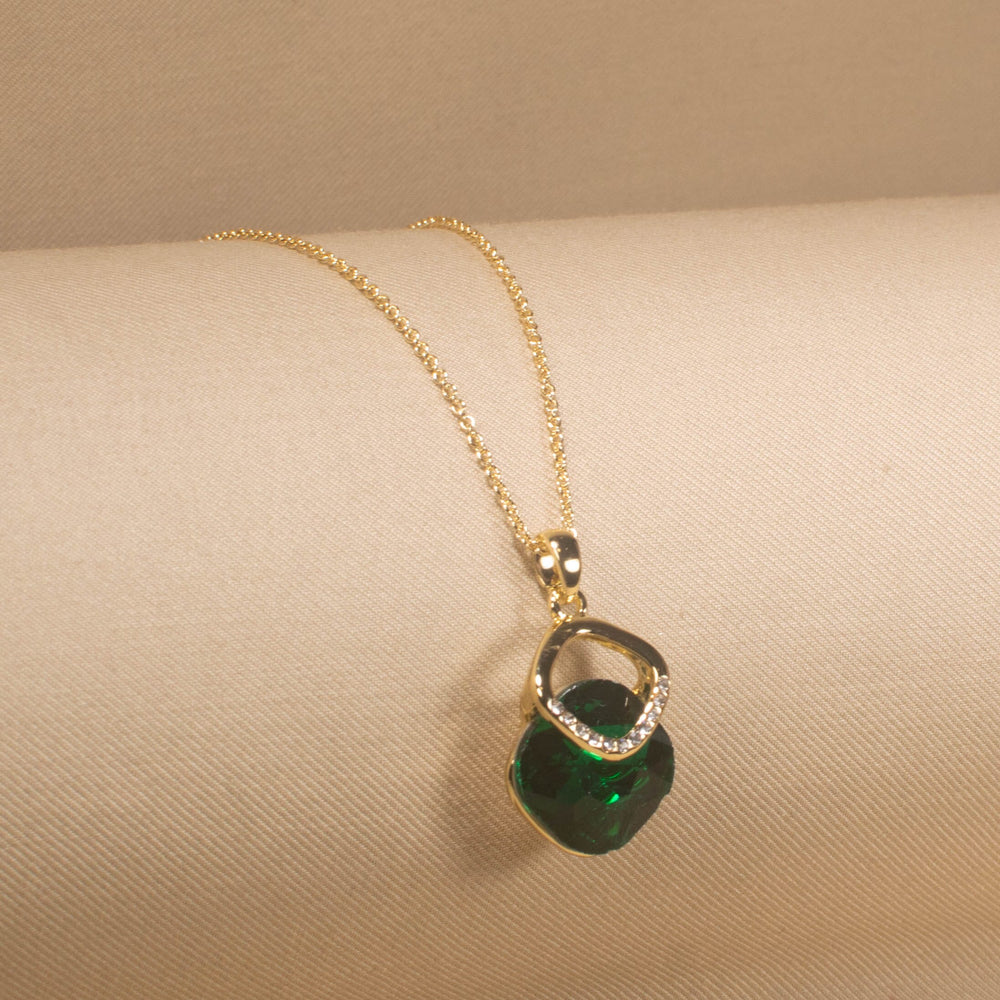 Verdant Elegance Pendant Set