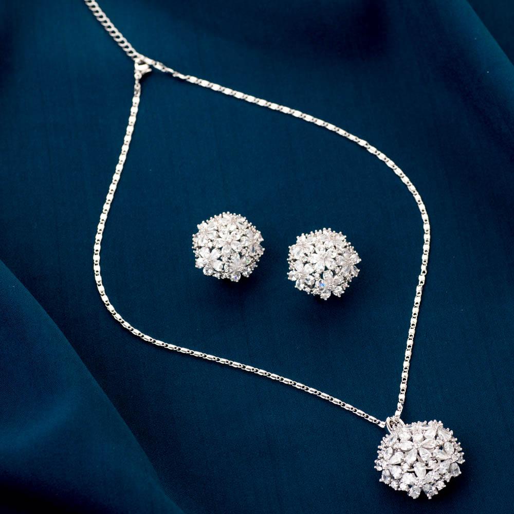 Diamonds On Platinum Double Halo Necklace Length 17