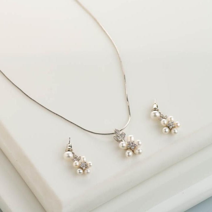 Bahaar Pearl Pendant Necklace Set