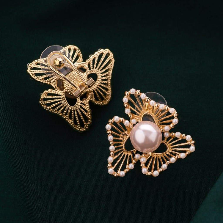 Casie Pearl Stud Earrings