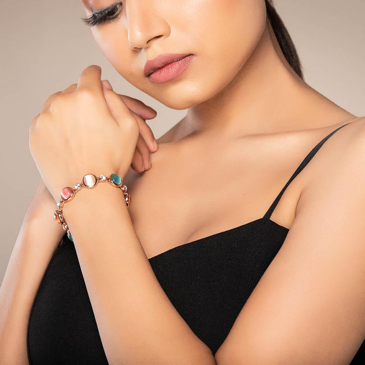 Buy Alluring KPH46 Turkish Bar Square Shape Green Multi Stone Bracelet  Online | Kessa