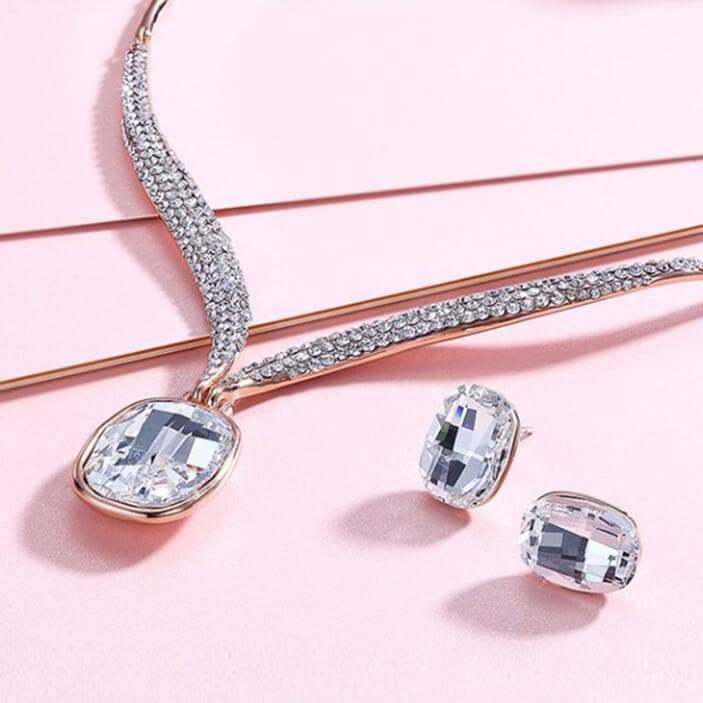 Elegance Crystal Necklace Set