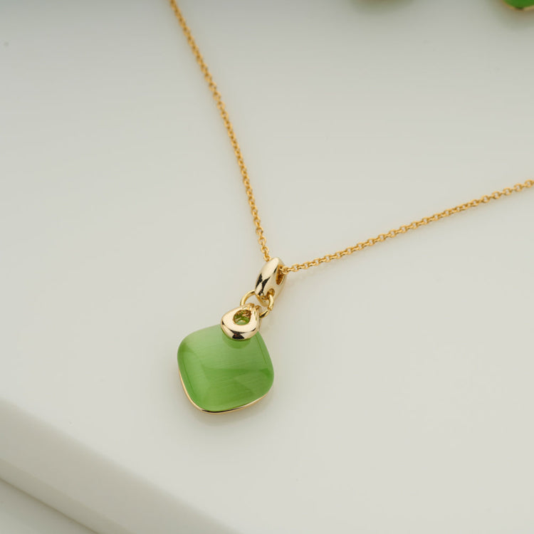BISHTY Green stone pendant Anti Tarnish chain girls women | Valentine's day  Gift Onyx Gold-plated Plated Stainless Steel Chain Price in India - Buy  BISHTY Green stone pendant Anti Tarnish chain girls