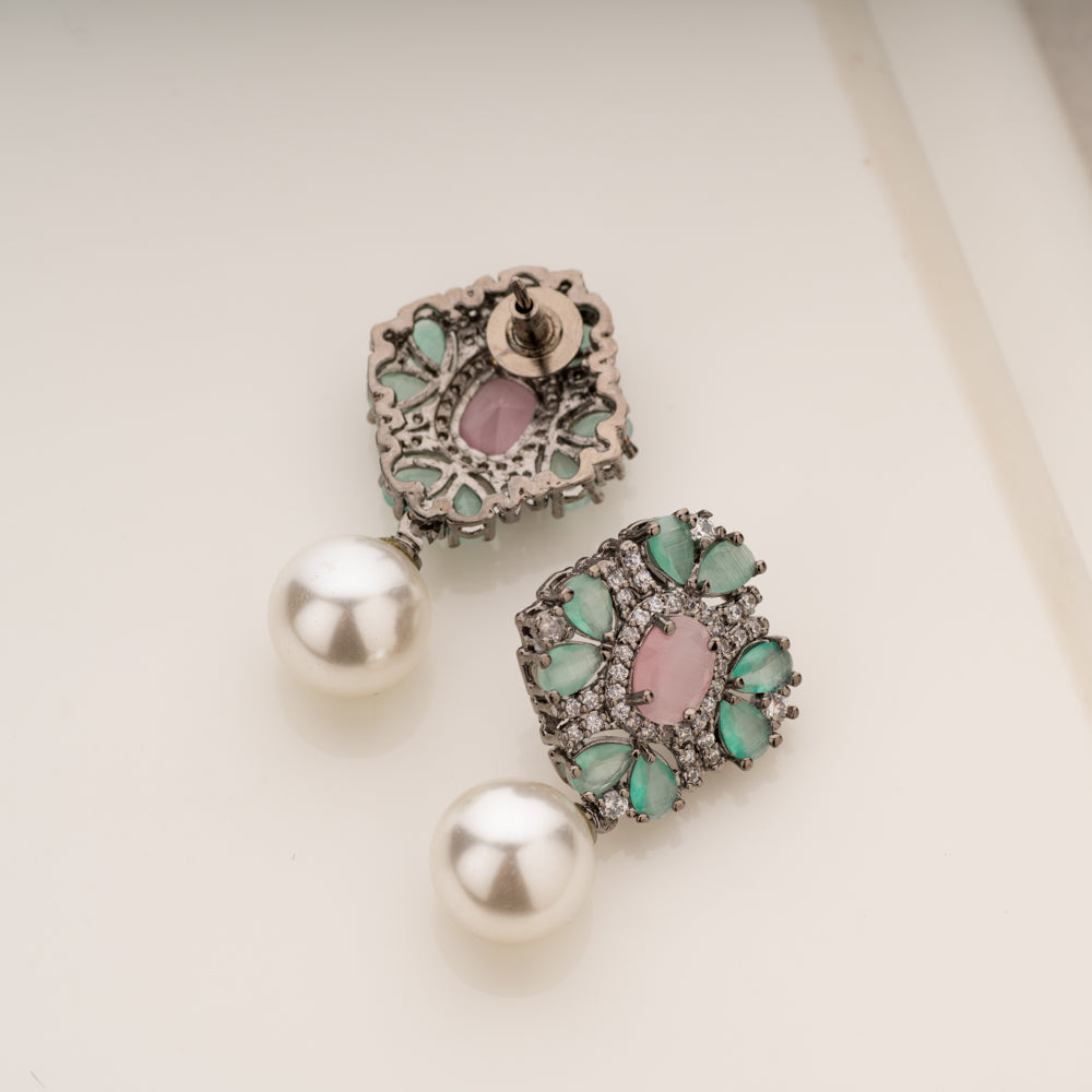 Juno Pearl Earrings