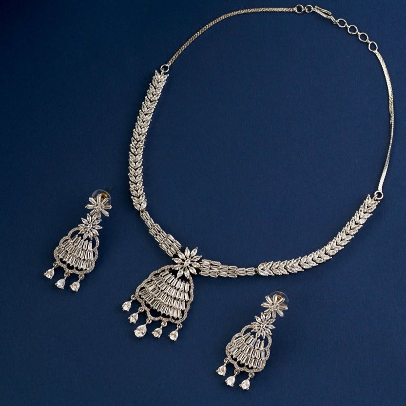 Kasturi Pendant Necklace Set