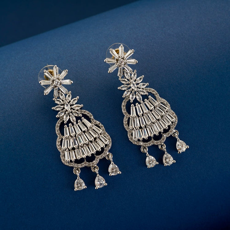 Buy Gold Plated Jadau Kundan Embellished Long Pendant Necklace Set by  Nayaab by Aleezeh Online at Aza Fashions.