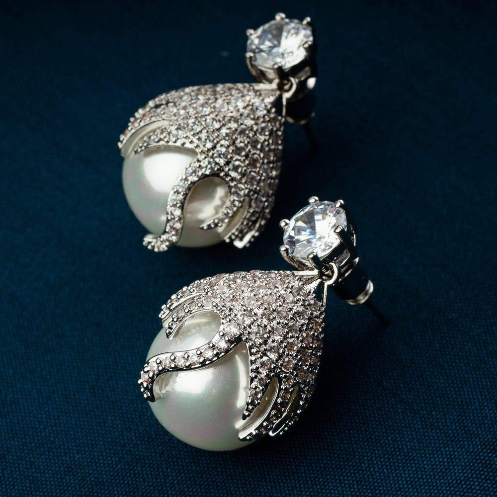 Melanie Pearl Studs - BlingVine