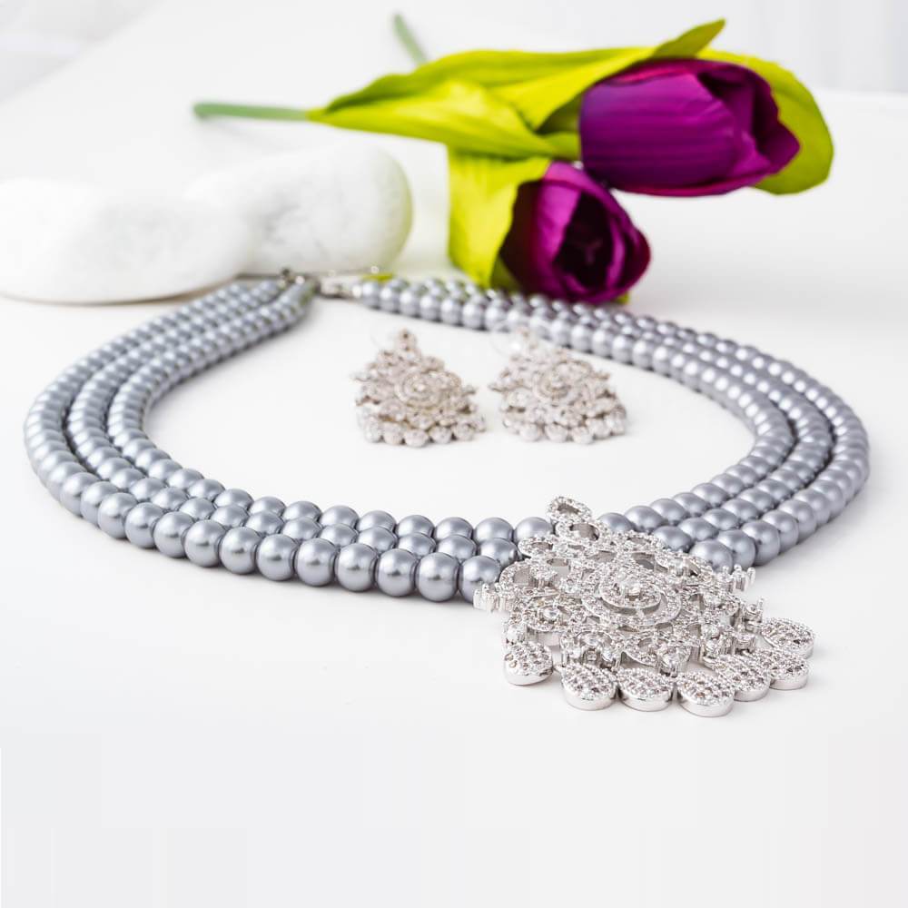 Midnight Beauty Pearl Necklace Set - BlingVine