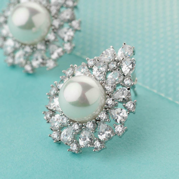 Jewellery Hat's Big Pearl Studs - 25mm Big Pearl Earrings - December 2022  Fashion Jewellery at Rs 1329.00 | मोतियों की बालियां, मोती की कान की बाली,  पर्ल इयररिंग - Jewellery Hat, Meerut | ID: 2850038657055