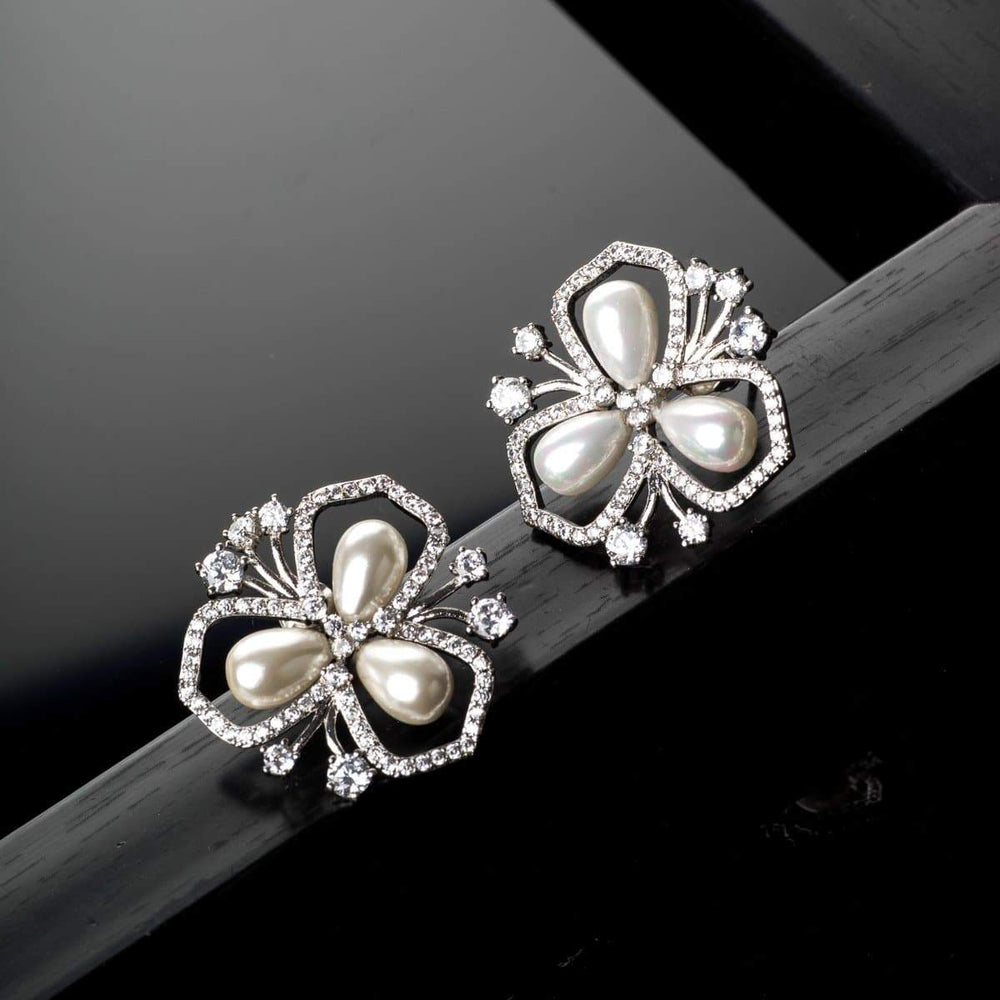 Pipa Pearl Earrings - BlingVine