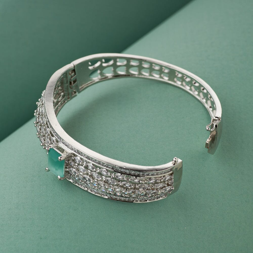 Bond of brilliance - Bangle bracelet