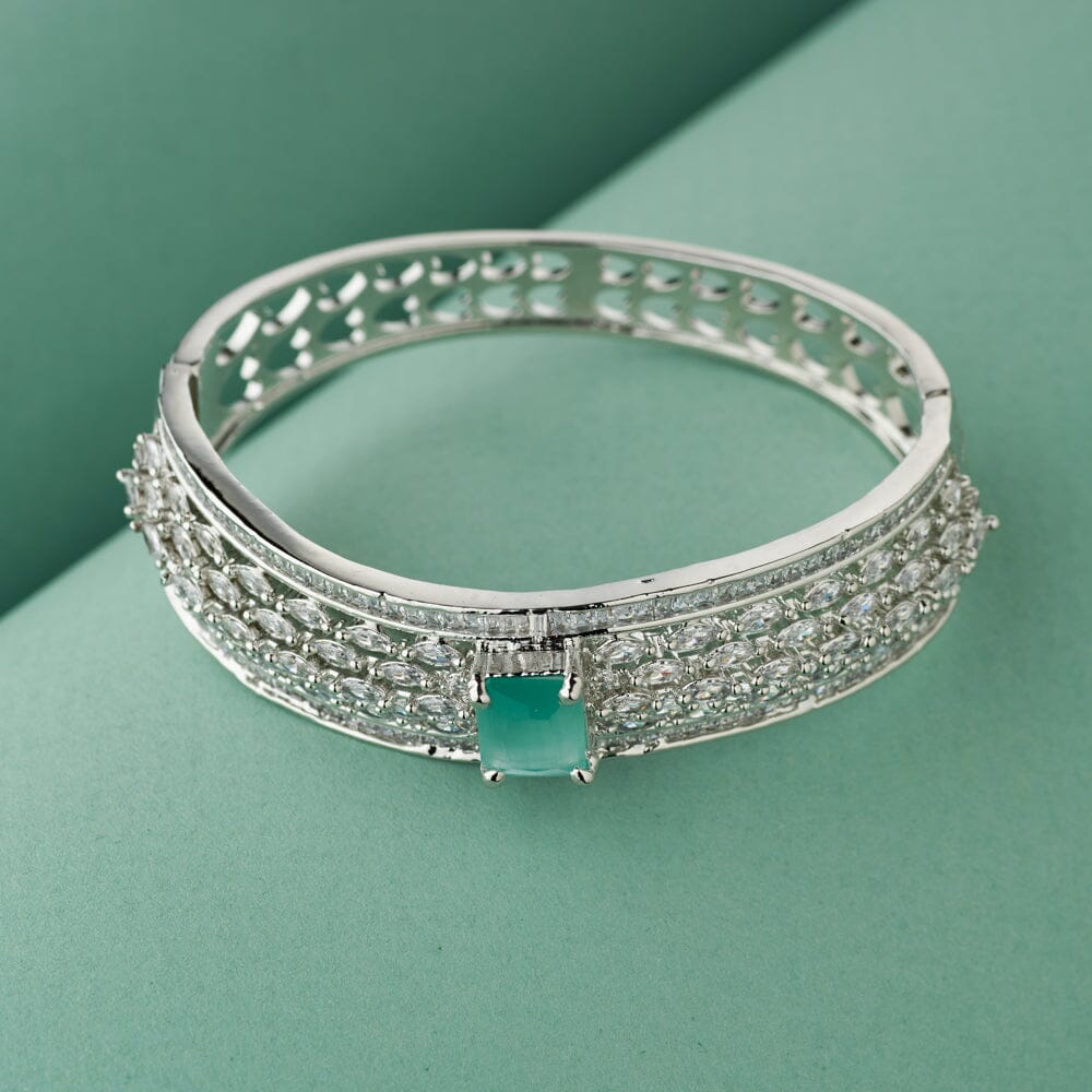 Bond of brilliance - Bangle bracelet