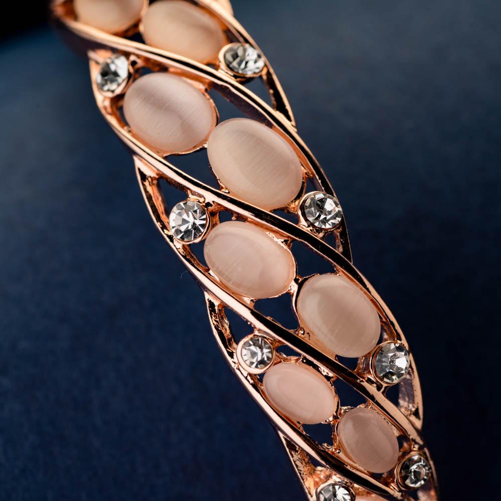 Blingvine - #NewArrival Keep it subtle yet stylish with Blingvine's  Lovebeat Bracelet: https://blingvine.com/products/lovebeat-bracelet Cute  and minimal hearts bracelet in 18K rose gold plating a German rhodium  plating. A perfect accessory for a