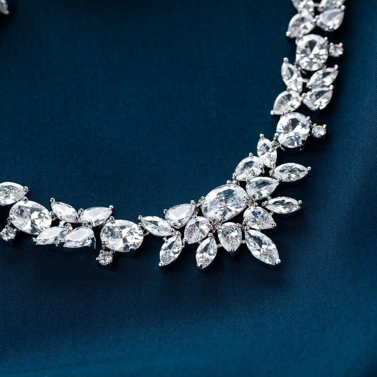 Modern Diamond Look Necklace Set for Saree and Gown Shimmer