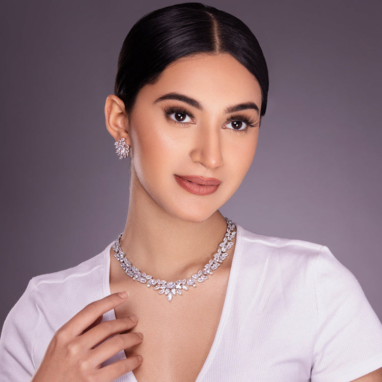 Modern Diamond Look Necklace Set for Saree and Gown Shimmer