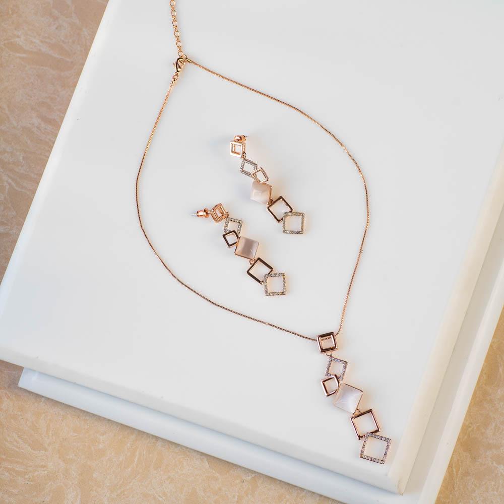 Simplicity Pendant Necklace Set - Blingvine